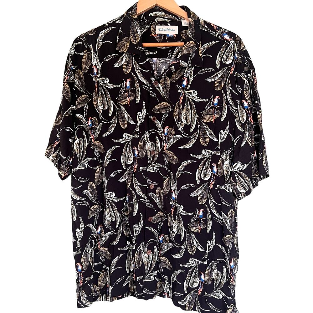 Caribbean Rayon Tropical parrot short sleeve all over print button up Men sz XL